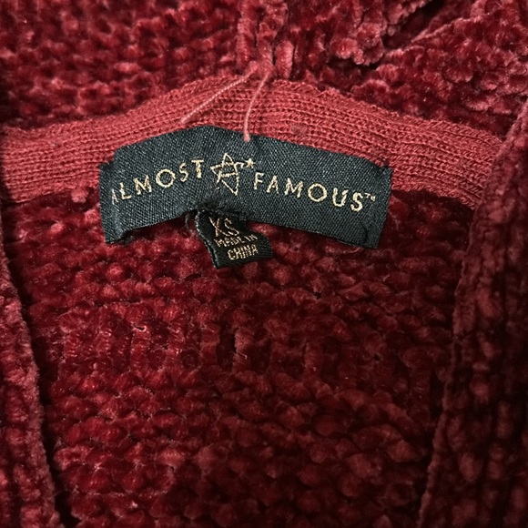 Cropped sweater - Picture 2 of 2